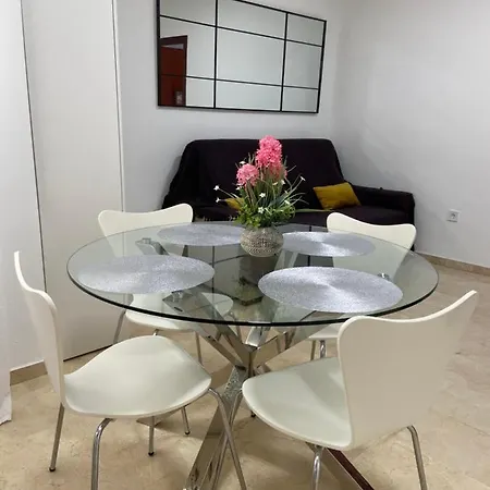 And A 50m De La Playa Apartment